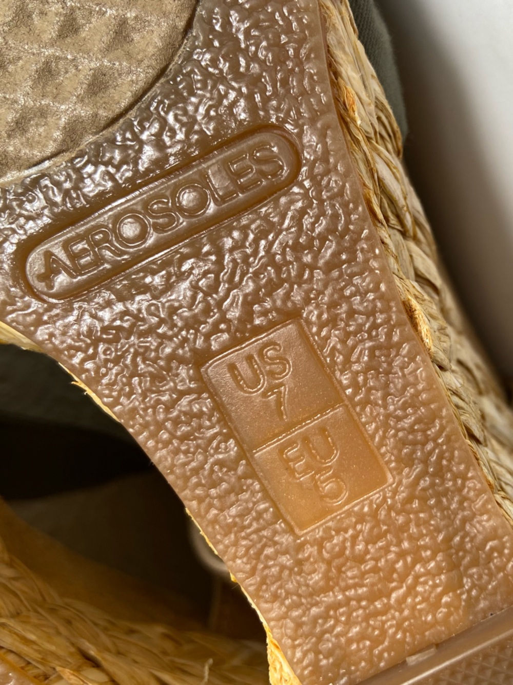 Aerosoles~Earthy~Green~Canvas Fabric~Knotted Design~Rattan~Wedge~Sandal~Size 7 - Picture 11 of 12